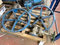 Pallet of 2 valves & 2 valve handles