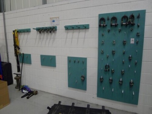 Quanitity of lifting eyes and D shackles with wall boards