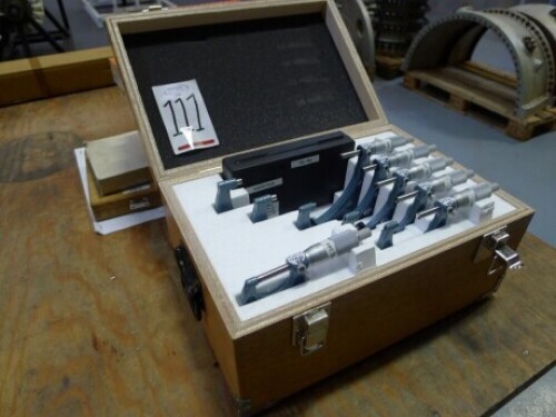 Mitutoyo interchangeable anvil micrometer set