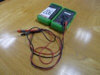 2 Iso-Tech IDM 93N digitasl multimeteres