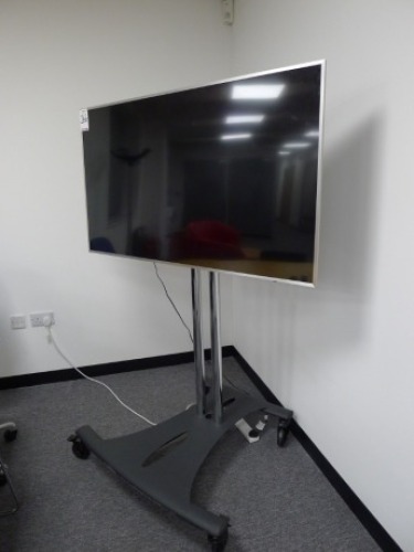 Samsung UE55M5500AK, 55 inch flat screen TV