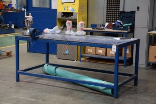 Steel workbench with Irwin vice 200cm x 100cm (Bay 3)