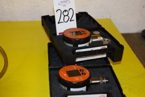 2 Keller LEO 1 digital monometers (Test/ Maintainance)