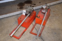 2 High Force HMP Series Type 100 hydraulic hand pumps (Test/ Maintainance)