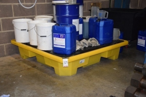 Unbranded plastic drum spill pallet (Bay 3)