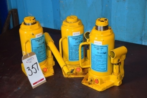 3 QYL-12 bottle jacks (Containers)