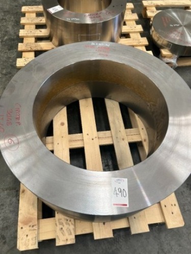28"ns CL600 Hub Forging, ASME SA350 LF2 CL.1, Finish M/C Size: OD 920mm x ID 620mm x 318mm Thk, NACE MR-01-75/ISO 15156. Cert: 3.1
