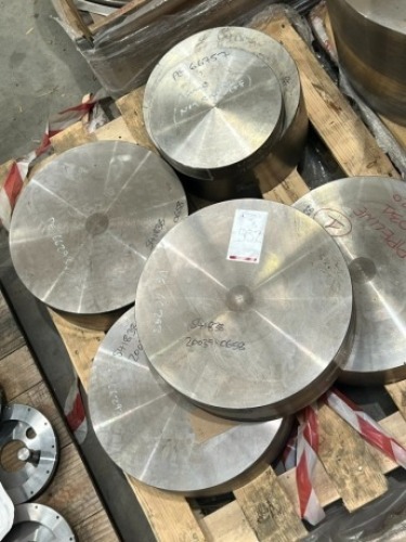 4 14"ns CL2500 Door Forging ASTM A694 F65 M/C Finish OD 385mm x 123mm Thk. NACE MR-01-75/ISO 15156, Certs EN 10204 3.1
8"NS CL600 Hub Forging ASME SA F316, Finish M/C Size: OD 330mm x ID 185mm x 155mm Thk, NACE MR-01-75/ISO 15156 & 3.1 Certification
8"NS