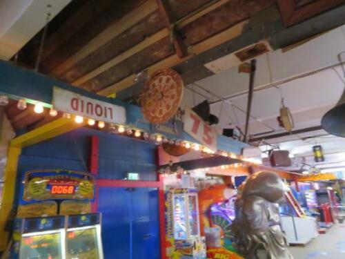 Lights on L Shaped Fixtures